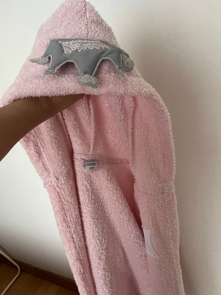 Pembe Kapüşonlu Kız Bornozu - Görsel 2