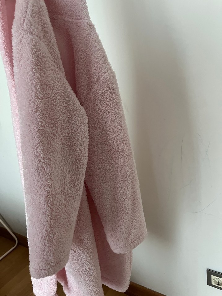 Pembe Kapüşonlu Kız Bornozu - Görsel 3