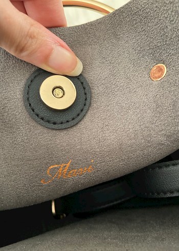  Beden Gold detaylı çanta
