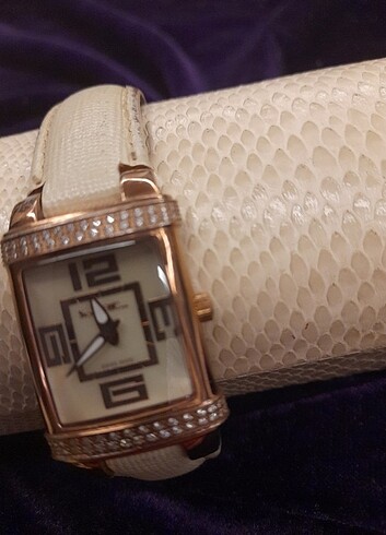 So chic Safir Saat