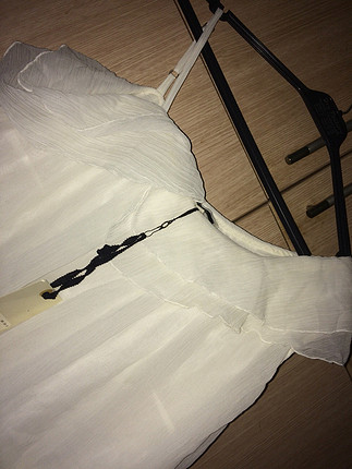 36 Beden beyaz Renk omuz detaylı elbise