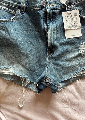 42 Beden mavi Renk Kadın Mavi Yırtık Denim Mini Şort