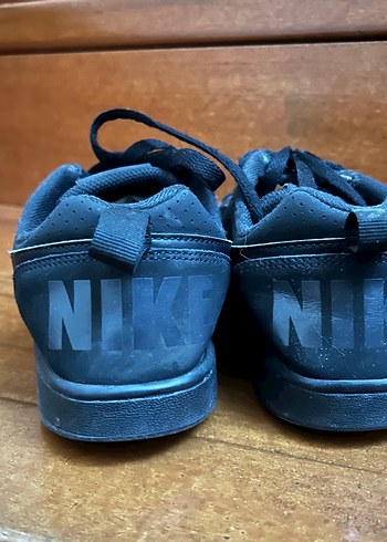 36 Beden Deri Görünümlü siyah Bağcıklı Sneakers