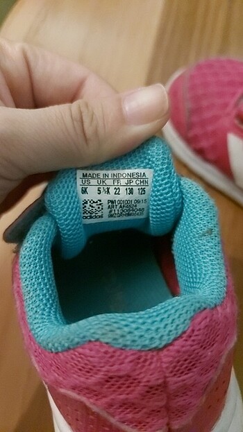 22 Beden pembe Renk Adidas spor ayakkabı 
