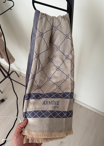 Armine Bej Ve Lila Monogramli İnce Sal