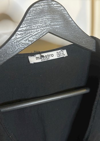 Siyah Fırfırlı Uzun Kollu Keten Bluz - Görsel 3