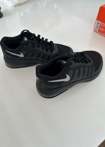 30 Beden Nike Siyah Elastik Basketbol Ayakkabısı