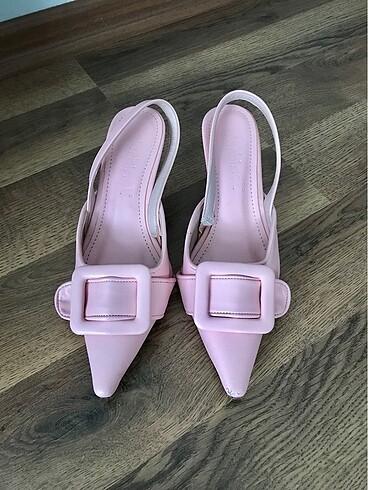 Pembe mini topuklu ayakkabı
