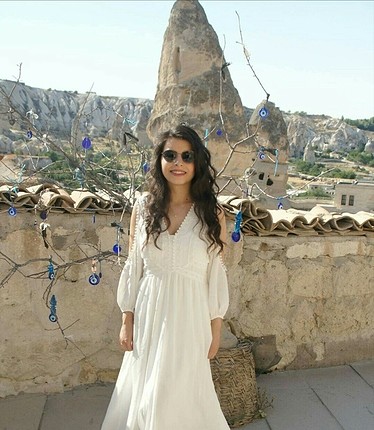 Beyaz elbise 