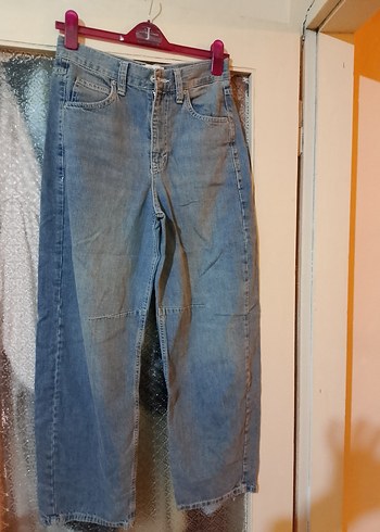 28 Beden mavi Renk BDG Urban Outfitters Gri Düğmeli Salaş Kadın Kot