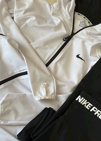 Nike Spor Takim Rahat Ve Sik