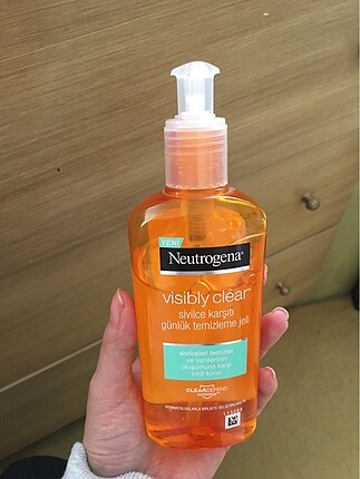 Neutrogena visibly clear