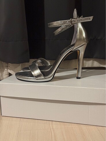 Silver Renk Topuklu Ayakkabı - Görsel 3
