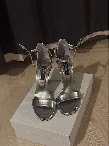 Silver Renk Topuklu Ayakkabı - Görsel 4