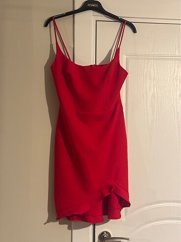 Kırmızı Askılı Elbise - Görsel 4