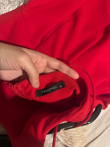 Kırmızı Askılı Elbise - Görsel 6