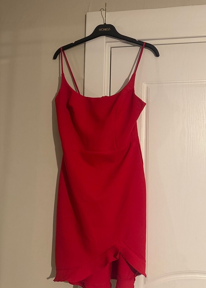 Kırmızı Askılı Elbise - Görsel 3