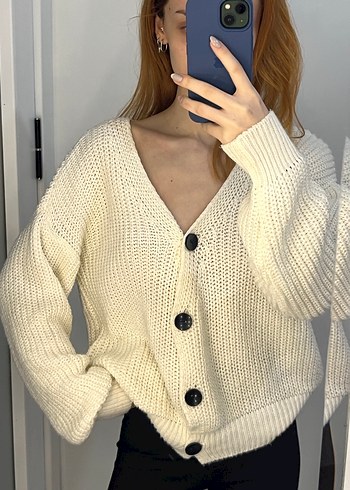 Beyaz V Yaka Örgü Salaş Hırka - Görsel 2