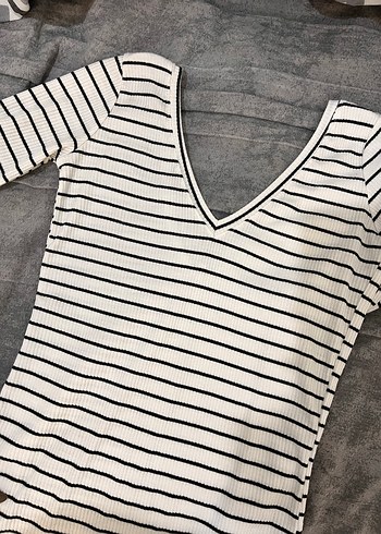 Bej Çizgili V Yakalı Uzun Kollu Kadın Tişört - Görsel 3