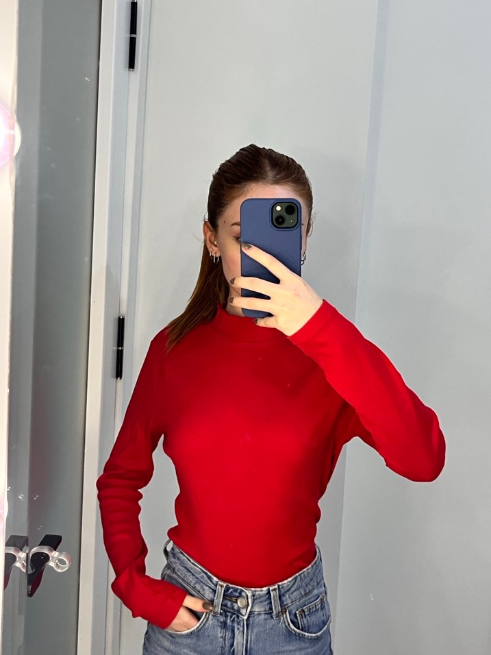 Kırmızı Yüksek Yaka Kadın Triko - Görsel 3