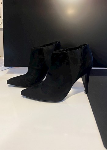 H&M Sik Siyah Suet Stiletto Bot