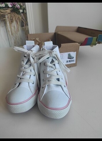 27 Beden Vicco Deri Beyaz Uzun Converse