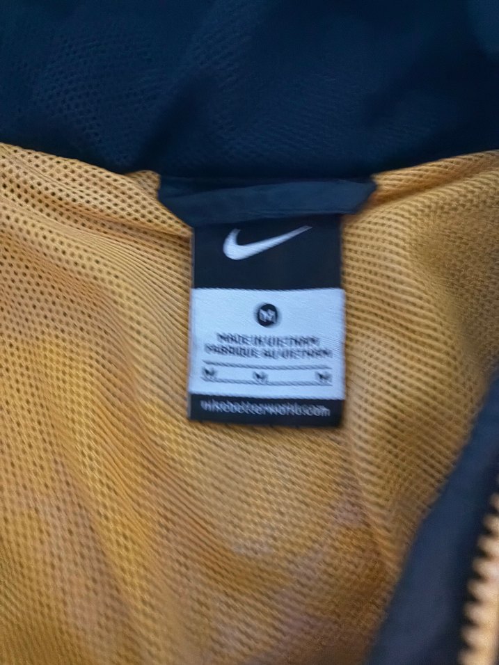 Nike Barcelona Kapüşonlu Spor Ceket Yağmurluk — görsel 2/2