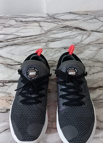 40 numara orjinal nike spor ayakkabı