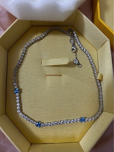 Beden beyaz Renk Orijinal swarovski takı seti