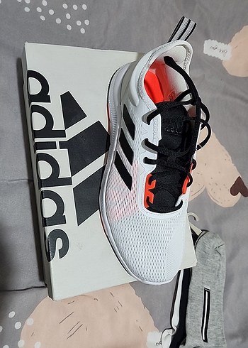 Adidas Beyaz Spor Ayakkabi