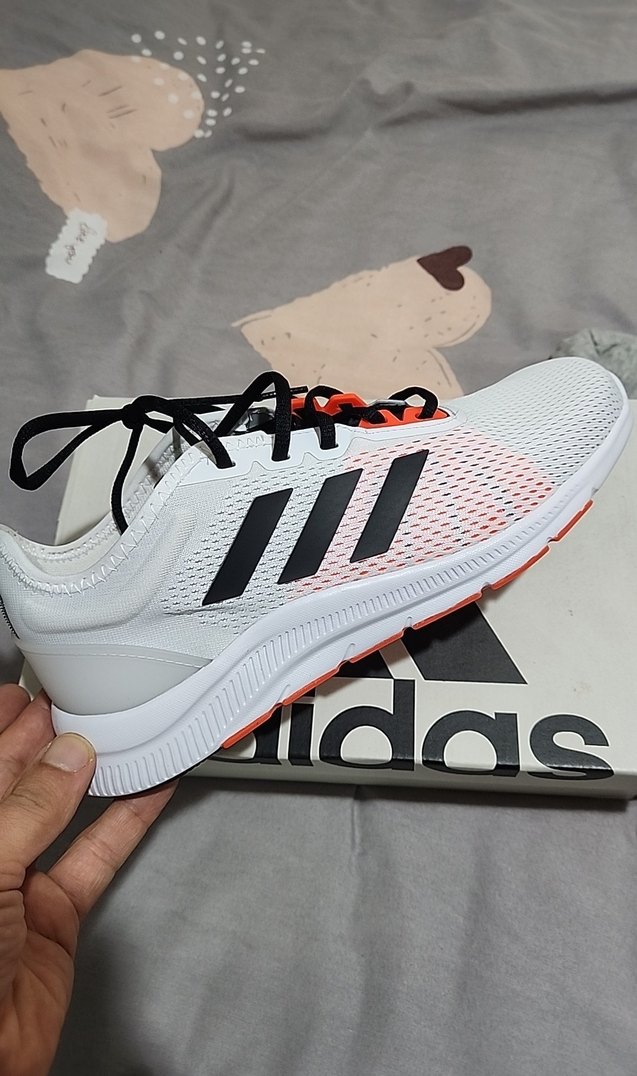 Adidas Beyaz Spor Ayakkabı — görsel 2/3