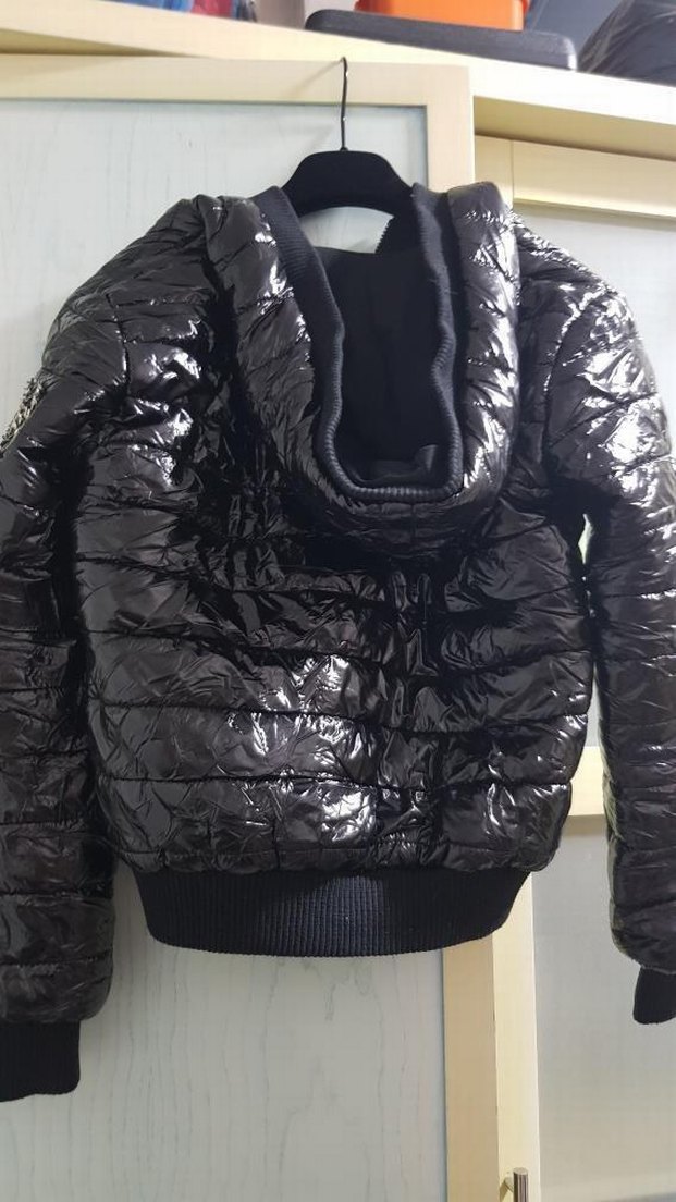 Siyah Fermuarlı Kadın Sokak Stili Mont - Görsel 3