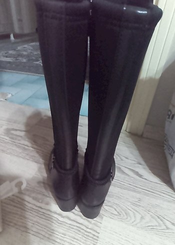 Siyah Tokalı Diz Boyu Kauçuk Bot - Görsel 6