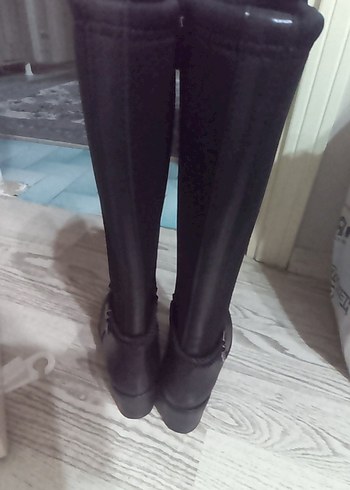 Siyah Tokalı Diz Boyu Kauçuk Bot - Görsel 5