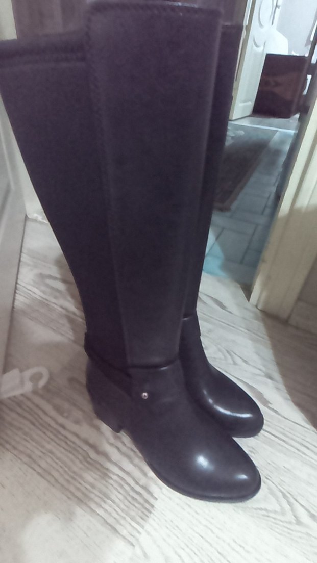 Siyah Tokalı Diz Boyu Kauçuk Bot - Görsel 3