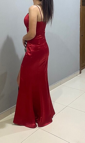 s Beden Kırmızı Yırtmaçlı Abiye Elbise