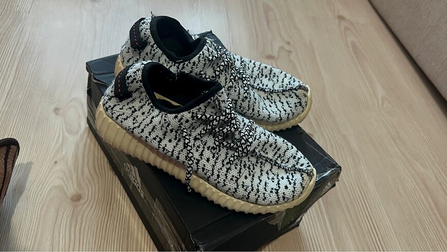 Adidas marka spor ayakkabı
