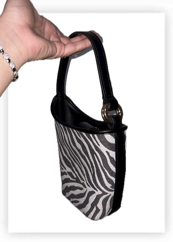 Mango Zebra Desenli Deri Kadın Çanta
