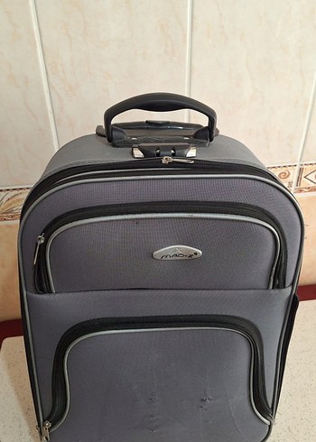 Samsonite Gri Sehir Stilinde Kompakt Seyahat Cantasi