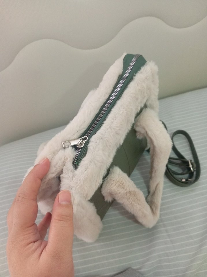 Beyaz Kürk Detaylı Kadın El Çantası - Görsel 4