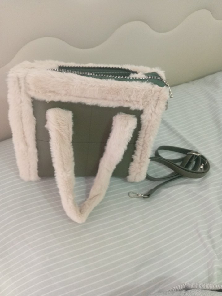 Beyaz Kürk Detaylı Kadın El Çantası - Görsel 5