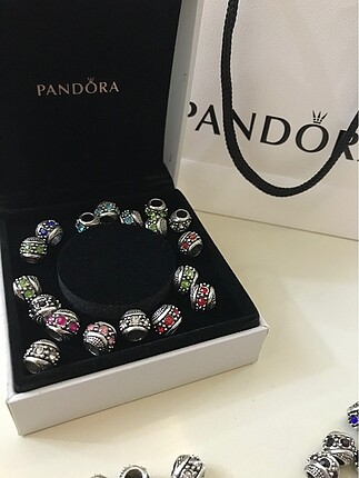 Pandora charm takı