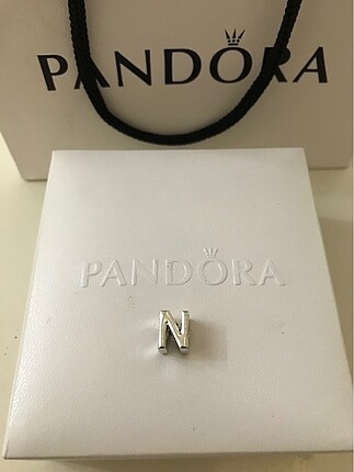 Pandora charm harf