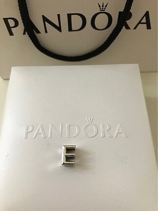 Pandora charm harf