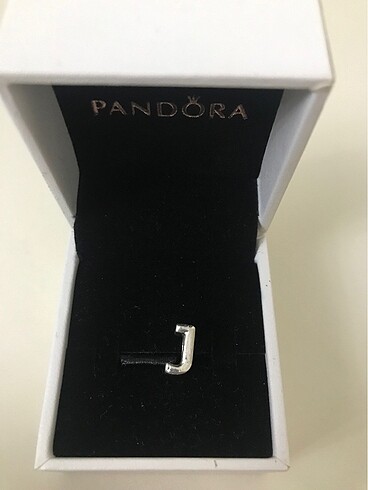 Pandora charm harf