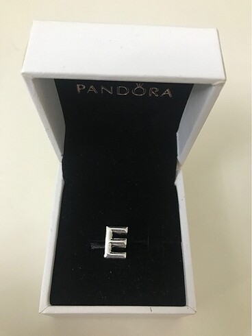 Pandora charm harf