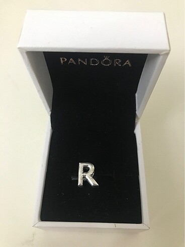 Pandora charm harf