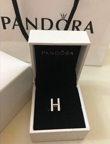 Pandora charm harf