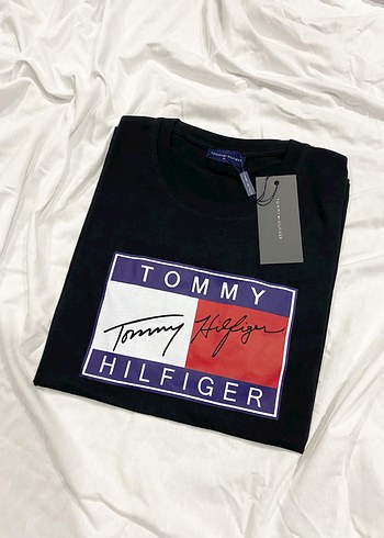 Tommy Hilfiger Siyah Erkek Kısa Kollu Tişört