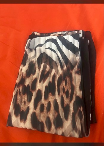Leopar ipek şal